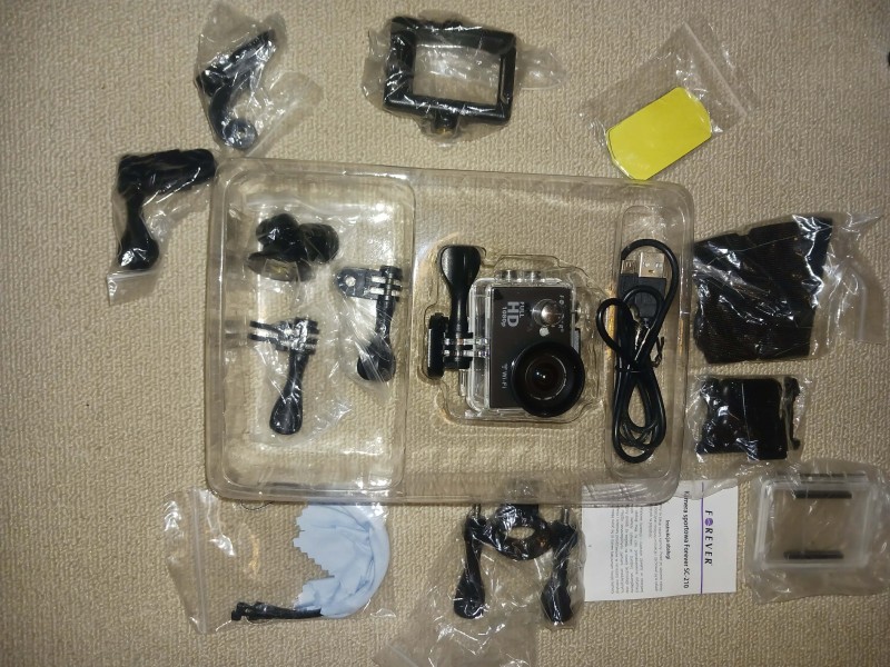 &Pi;&omega;&lambda;&epsilon;ί&tau;&alpha;&iota; "Forever" action camera &mu;&epsilon; &zeta;ώ&nu;&eta; &sigma;&tau;ή&theta;&omicron;&upsilon;&sigmaf;