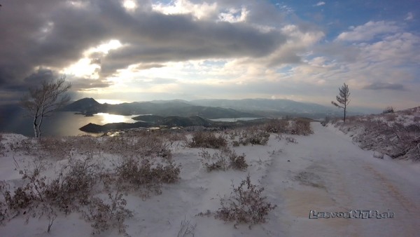 Amali Mountain in white - Video